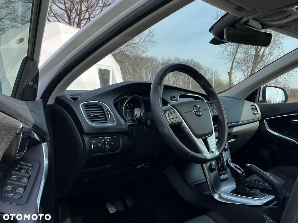 Volvo V40 T4 Drive-E Momentum - 16