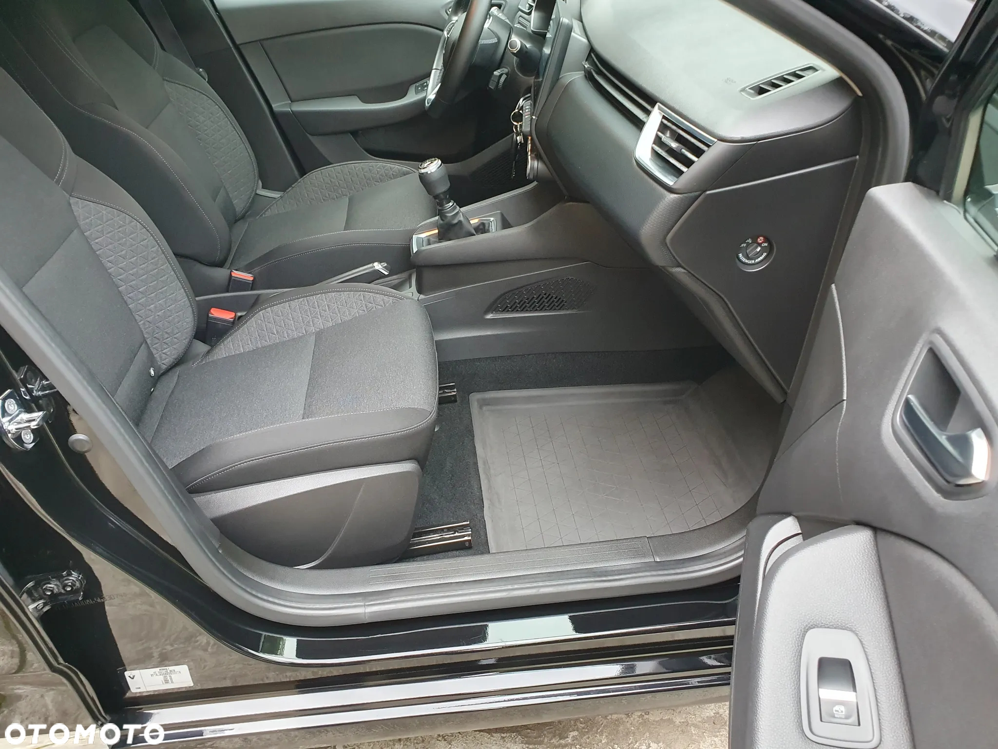 Renault Clio - 22