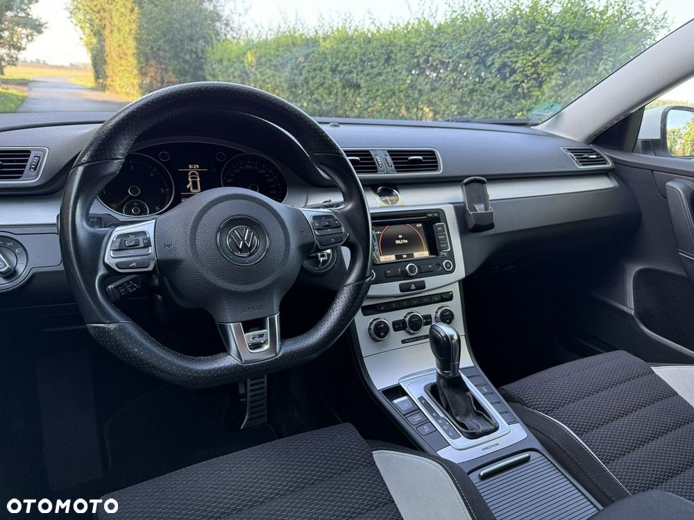 Volkswagen Passat - 17