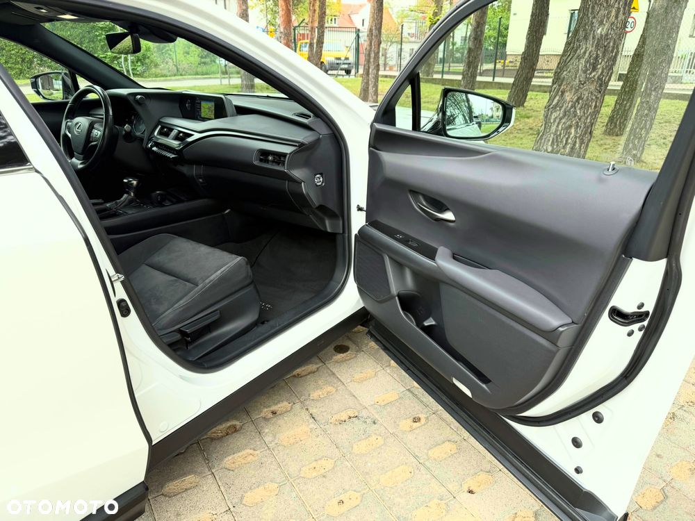 Lexus UX 250h Prestige 2WD - 16