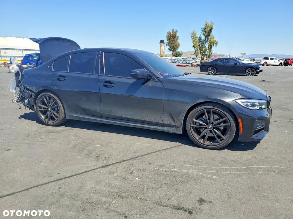 BMW Seria 3 330i M Sport - 2