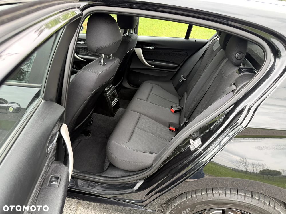 BMW Seria 1 116i - 13