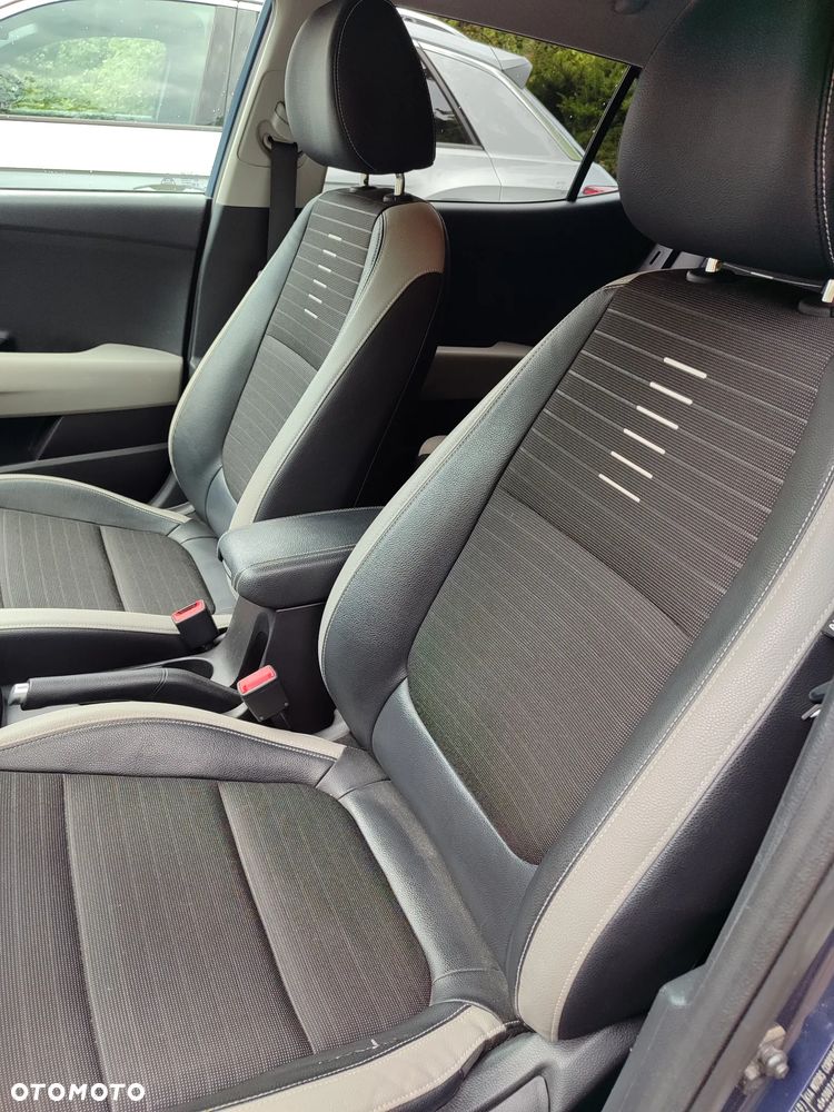 Kia Stonic 1.2 L - 11