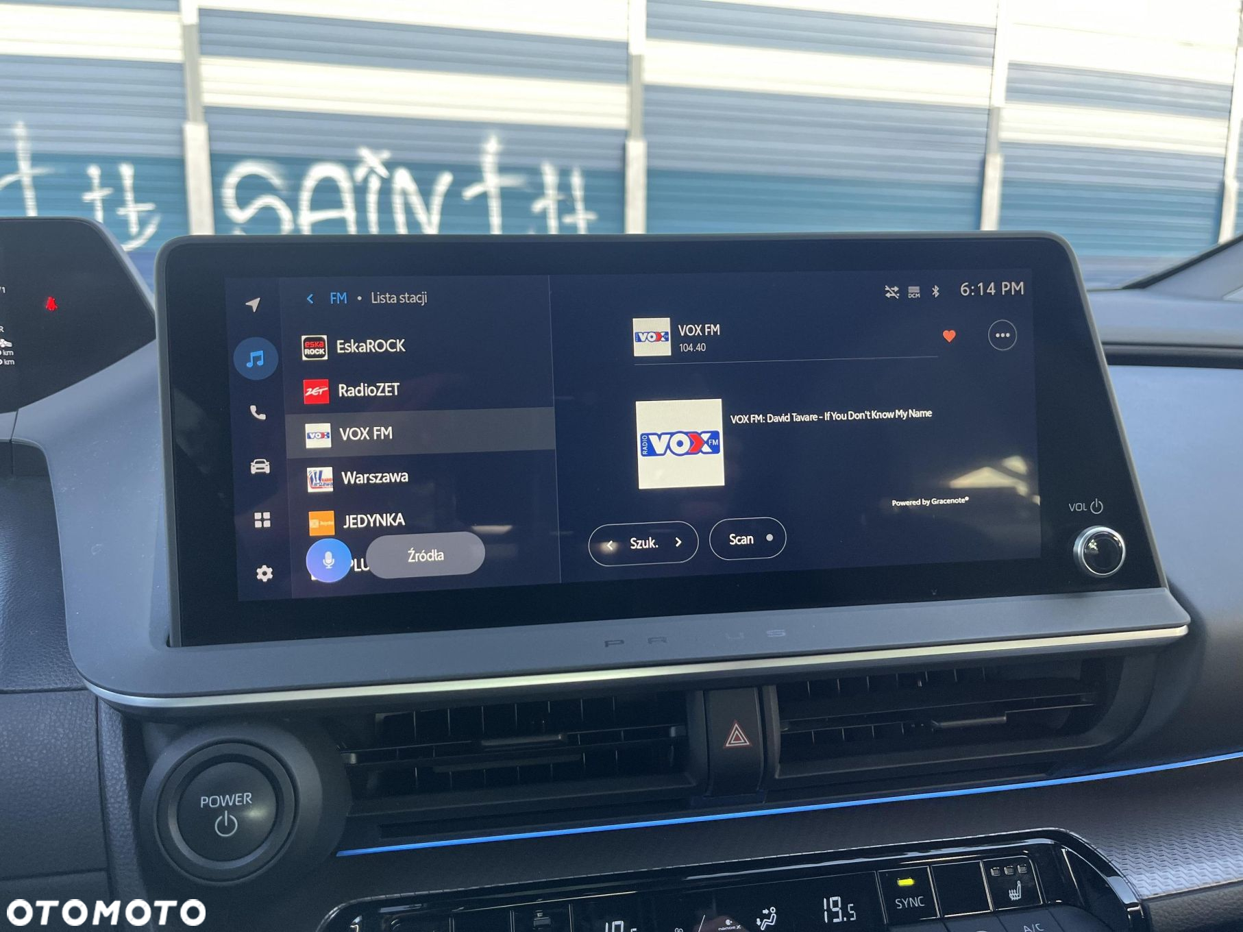 Toyota Prius - 17