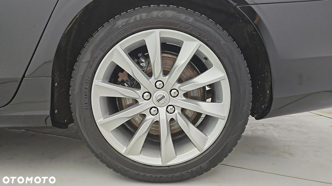 Volvo V90 D4 SCR Momentum Pro - 26