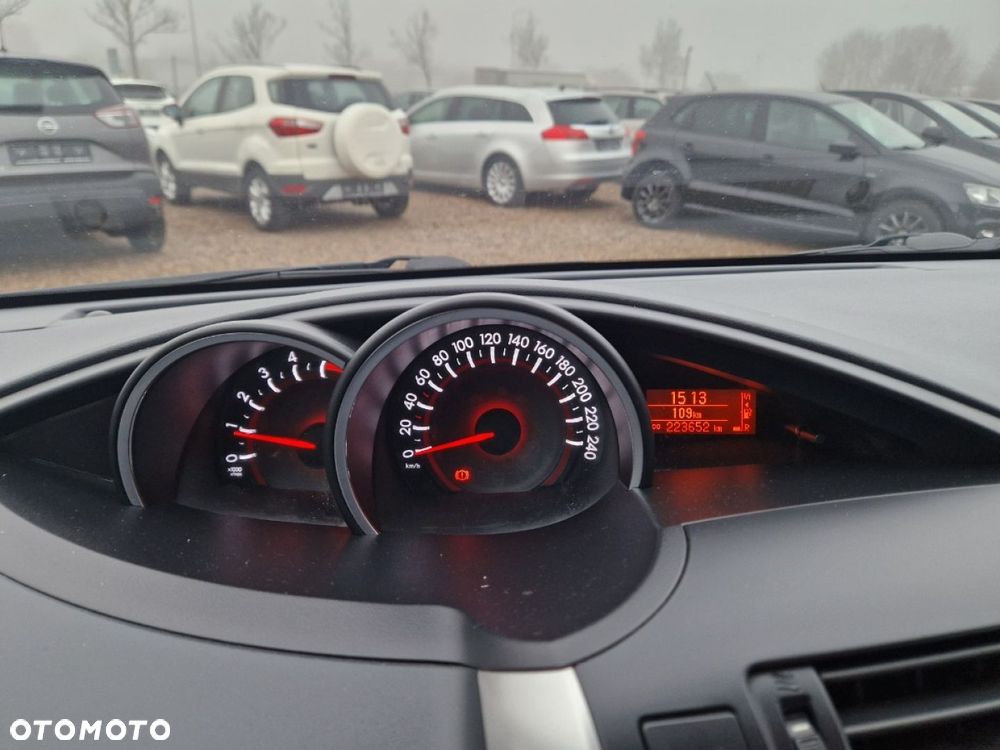 Toyota Verso 1.6 D-4D Premium - 11