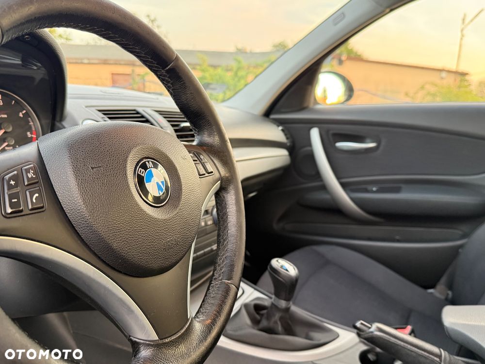 BMW Seria 1 118d DPF - 13
