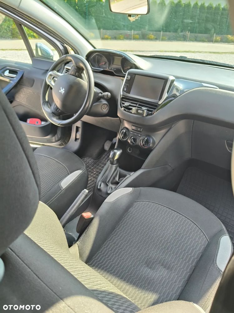 Peugeot 208 HDi 68 Like - 12