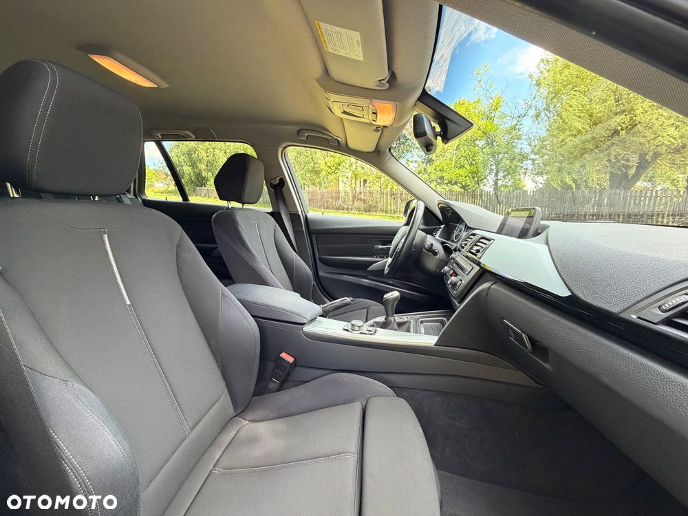 BMW Seria 3 316i Modern Line - 23