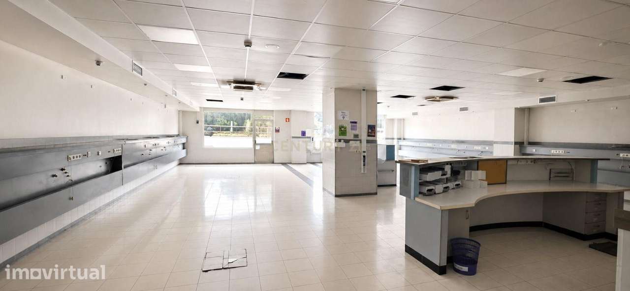 Imóvel afeto a serviços c/ 592 m2 em S. Cosme, Gondomar - Grande imagem: 2/15
