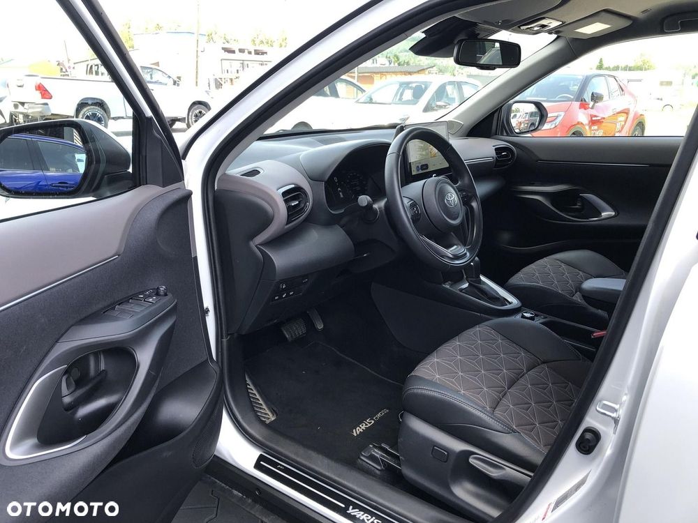 Toyota Yaris Cross Hybrid 1.5 Executive AWD - 16