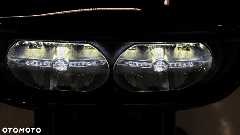 Harley-Davidson Touring Road Glide - 17