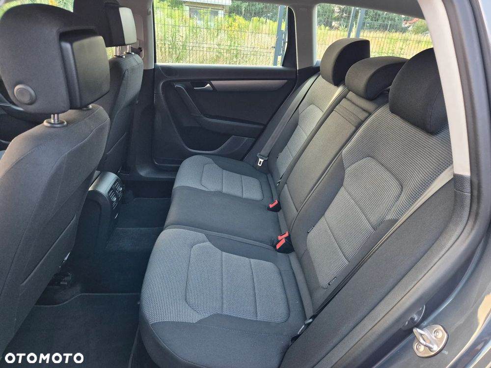 Volkswagen Passat 1.6 TDI Comfortline - 28
