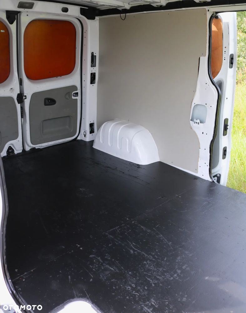 Renault Trafic - 12