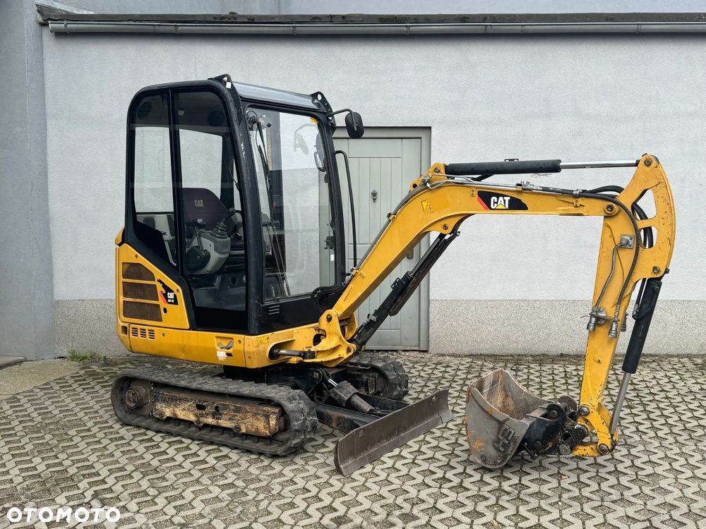 Caterpillar 301.7D - 1