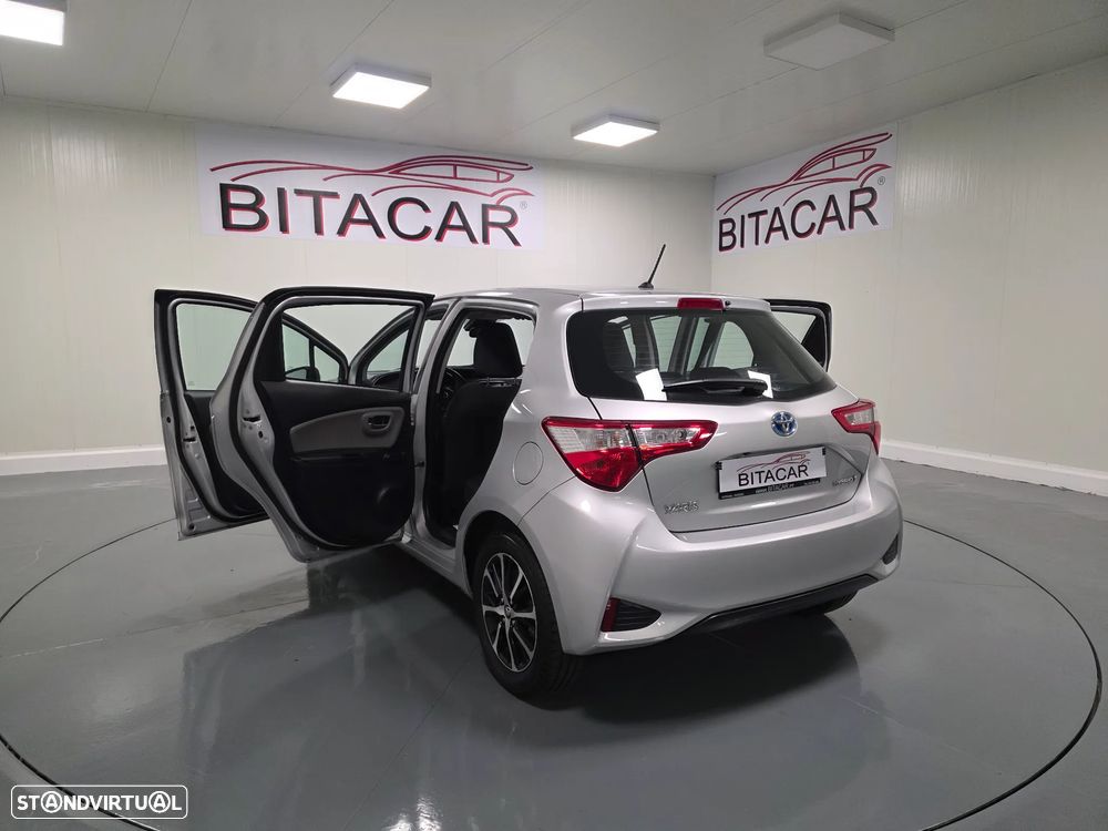 Toyota Yaris 1.5 HSD Comfort +P.Style+P.Techno - 31
