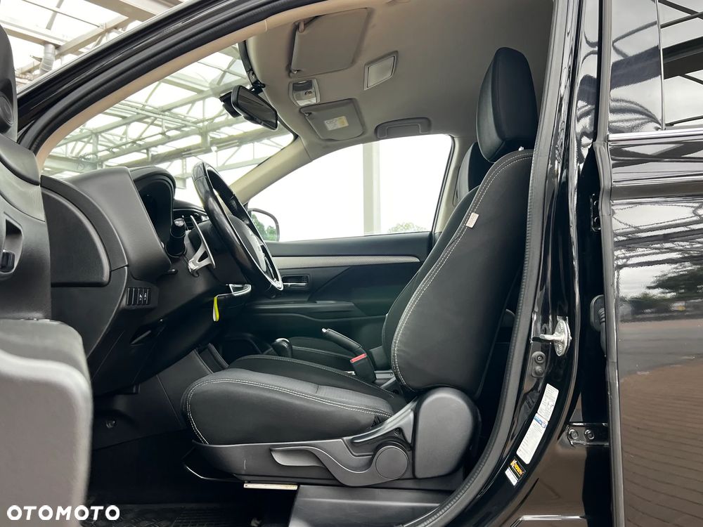 Mitsubishi Outlander 2.0 Intense + 4WD CVT - 19