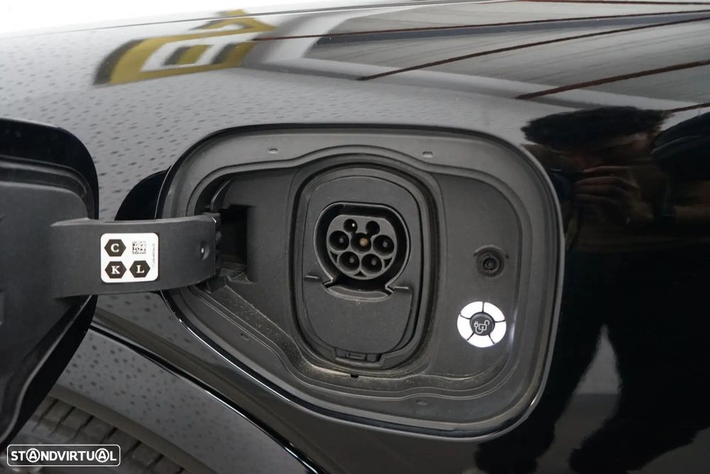 Ford Mustang Mach-E - 12