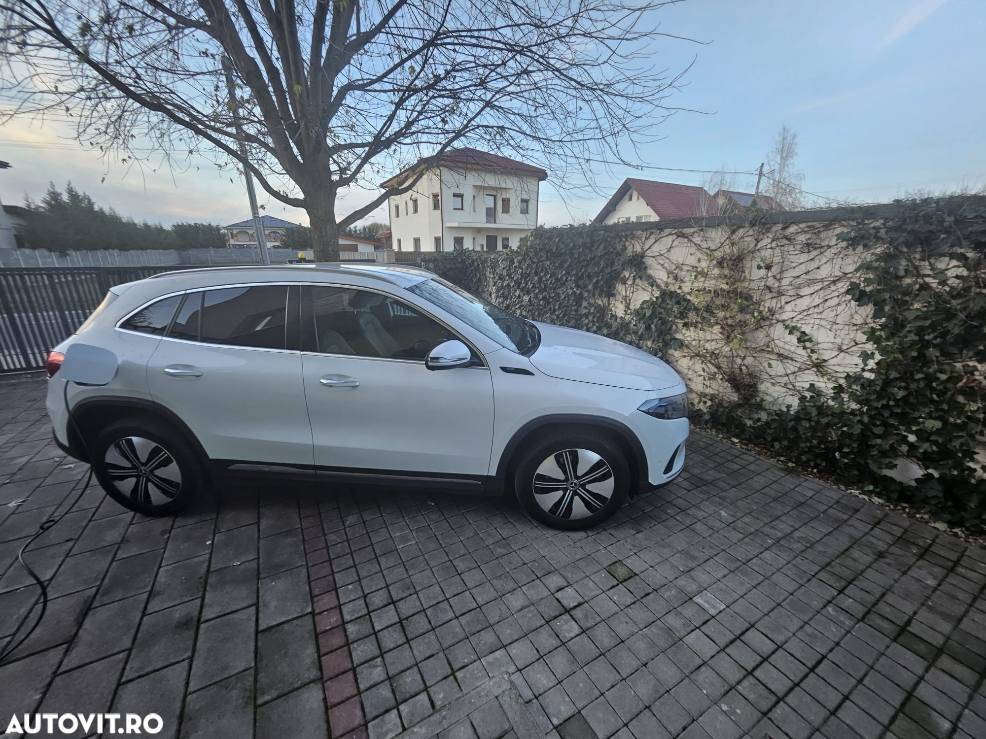 Mercedes-Benz EQA 250 - 2