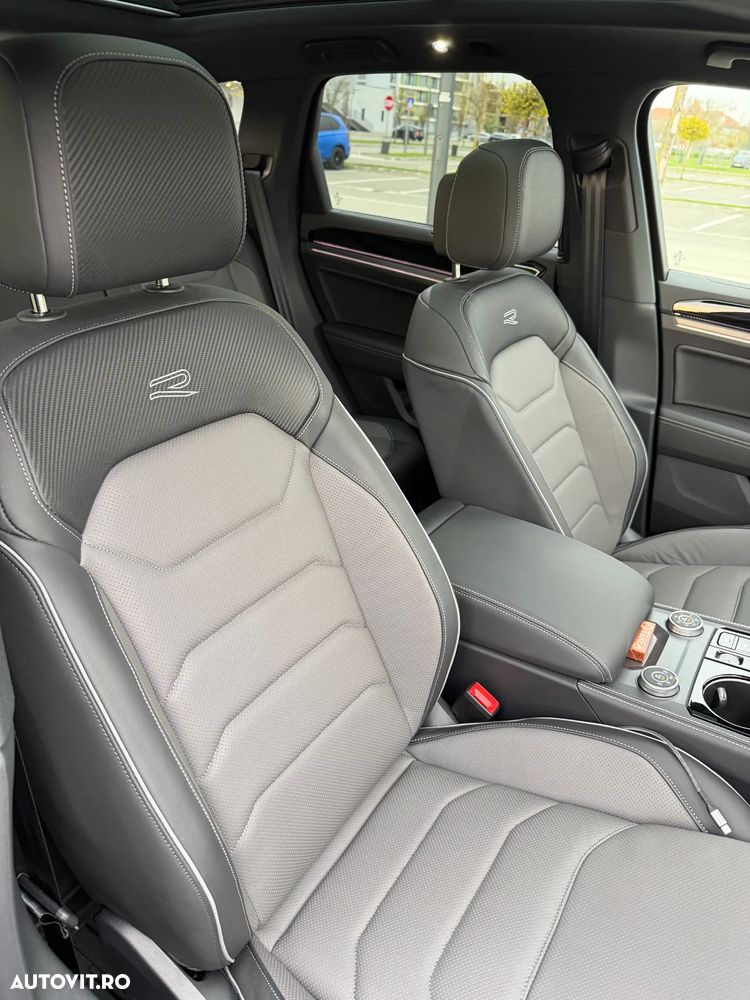 Volkswagen Touareg V6 TDI 4MOTION R-Line - 12