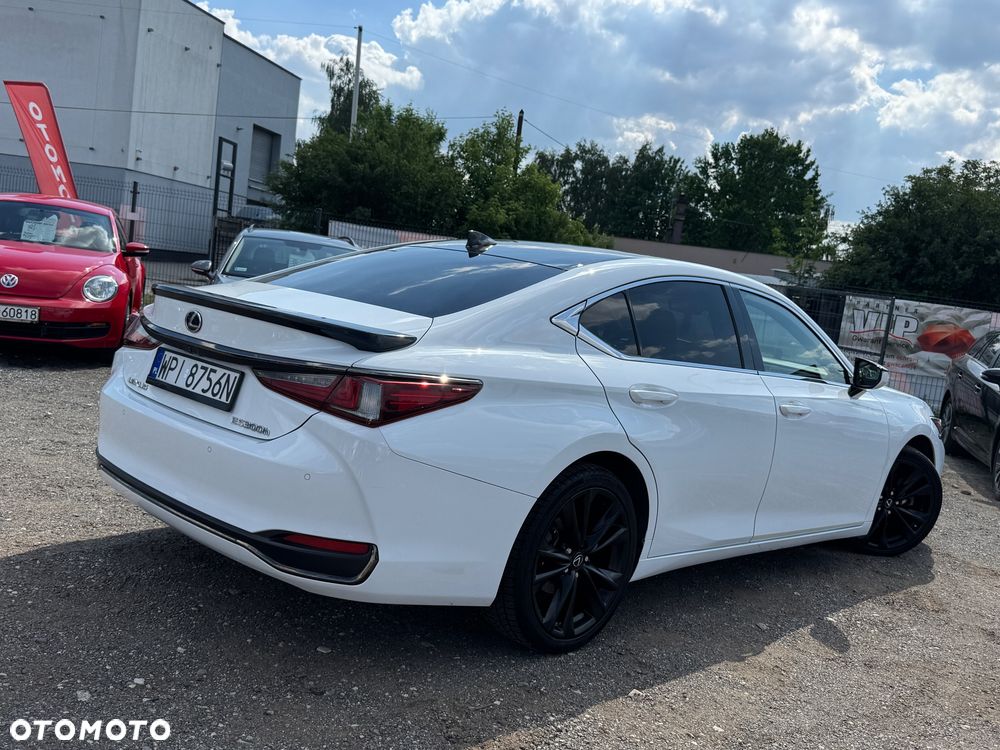 Lexus ES 300h F Sport - 2