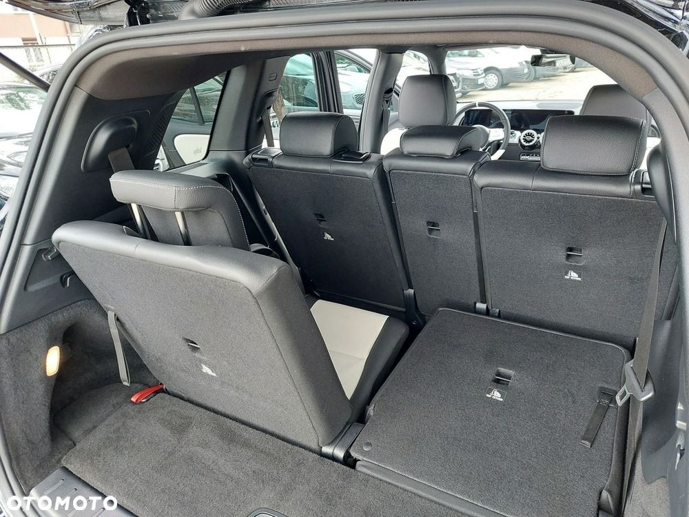 Mercedes-Benz GLB - 15