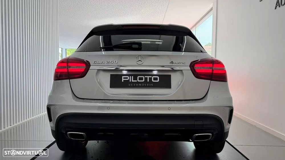 Mercedes-Benz GLA 250 4-Matic AMG Line - 10