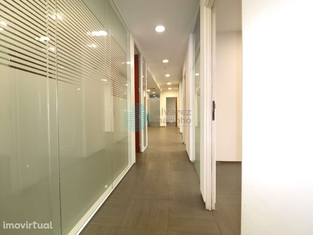 Excelente Escritório de 362m2 em Edifício de Serviços no centro de ... - Grande imagem: 4/19