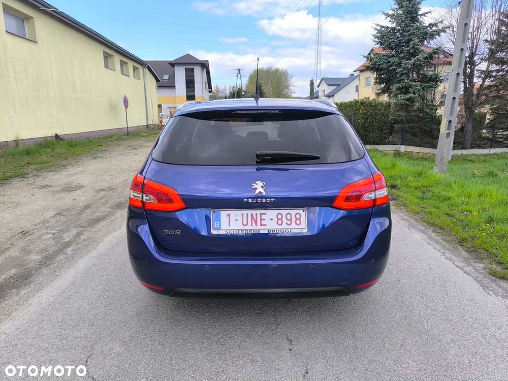 Peugeot 308 BlueHDi 130 Stop & Start Allure Business-Paket - 4