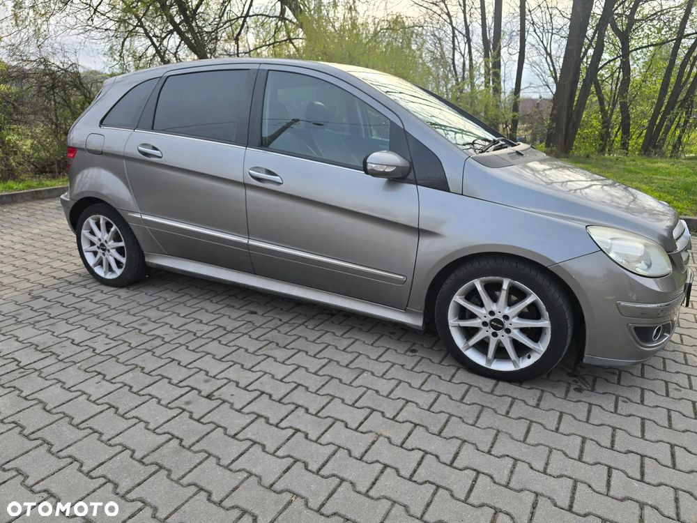 Mercedes-Benz Klasa B 200 CDI DPF Autotronic SPORT EDITION - 28