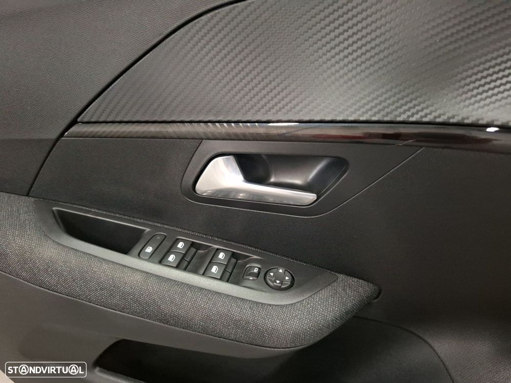 Peugeot e-208 50 kWh Style - 23