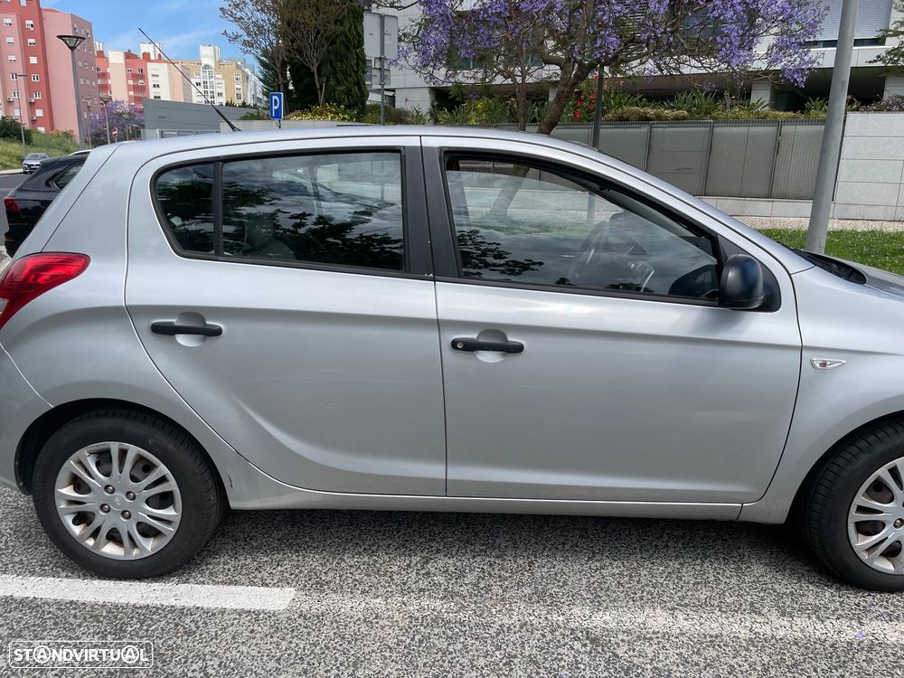 Hyundai i20 1.2 Classic ESP - 8
