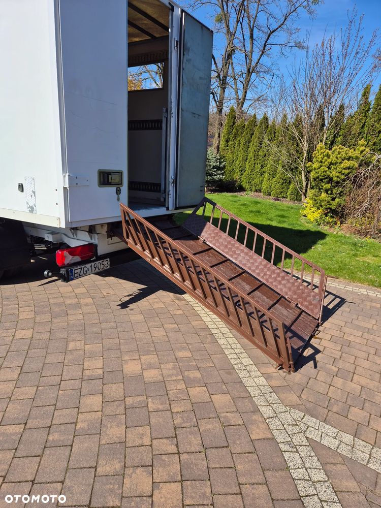 Mercedes-Benz Sprinter - 14