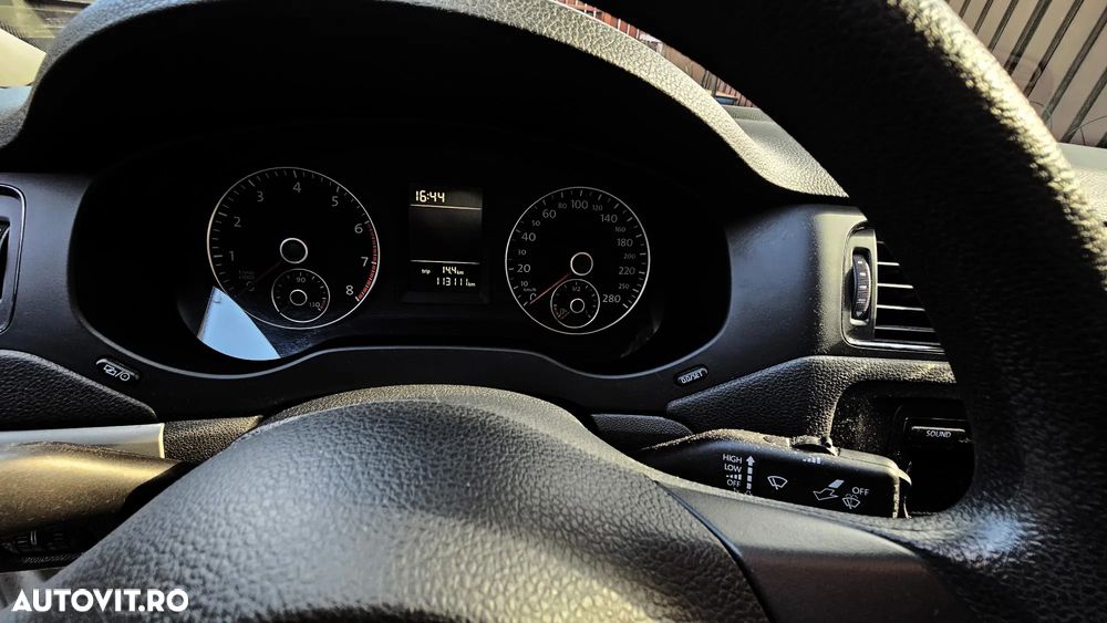 Volkswagen Jetta 1.2 TSI Trendline - 9