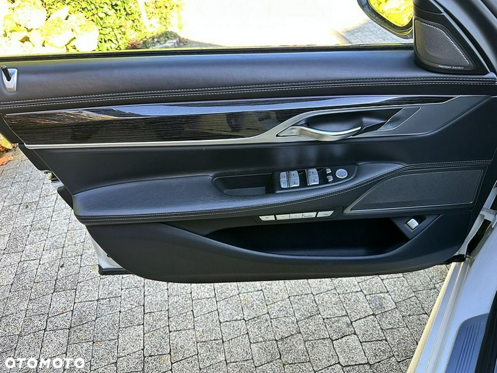 BMW Seria 7 - 24