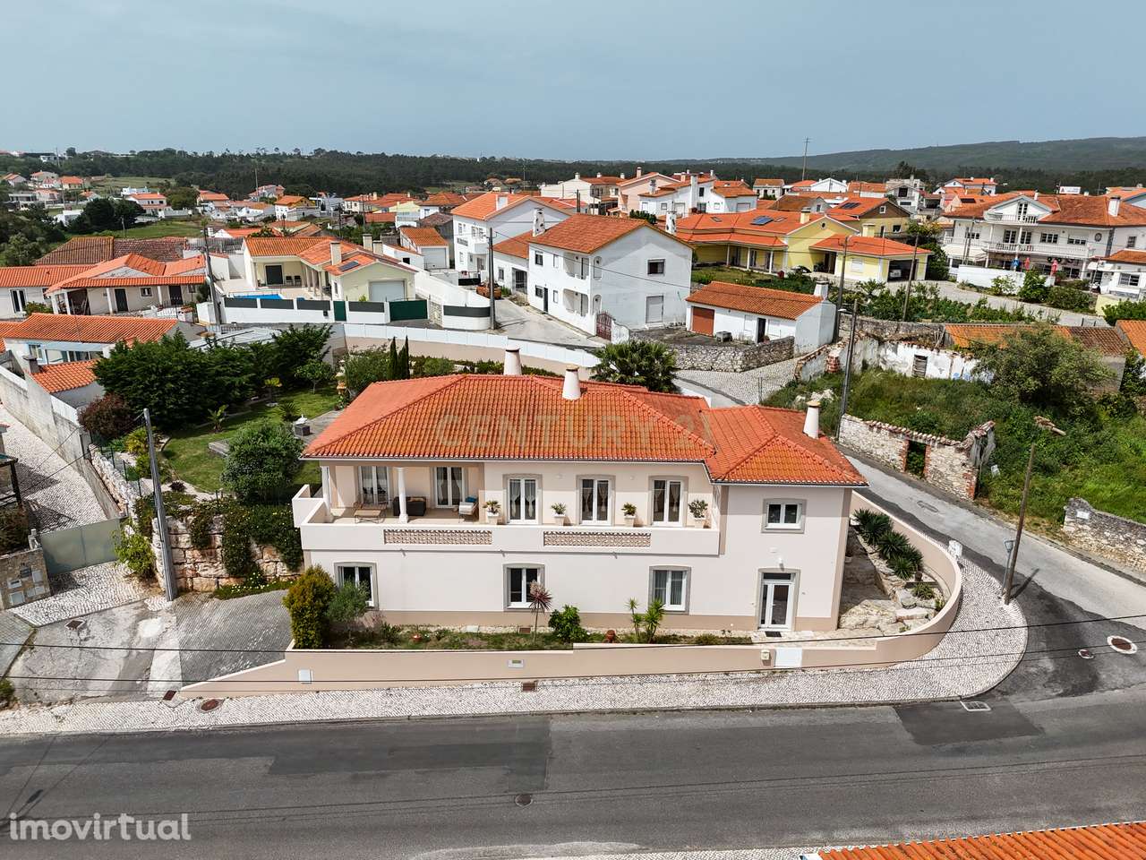 Moradia isolada com jacuzzi, jardim e garagem  - Nadadouro, Lagoa de Ó - Grande imagem: 2/36