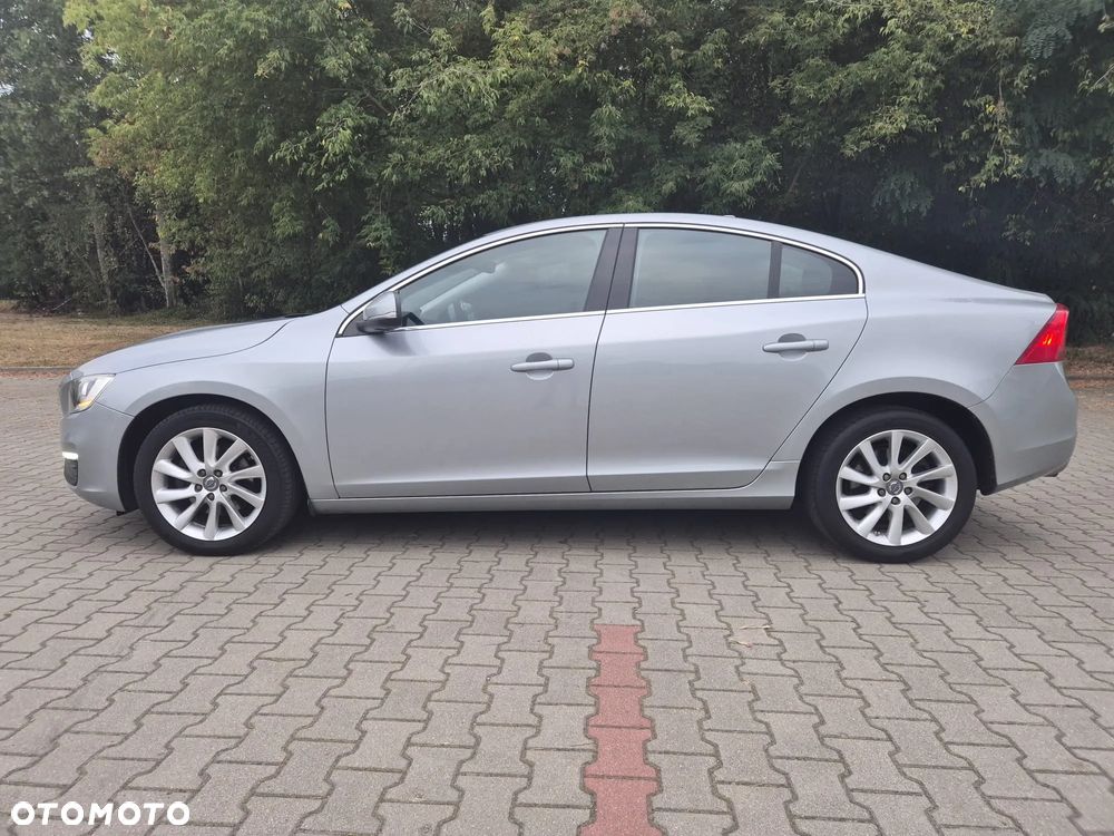 Volvo S60 D2 Momentum - 16