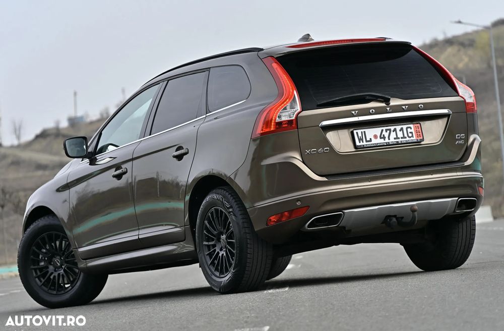 Volvo XC 60 D5 AWD Geartronic Summum - 5