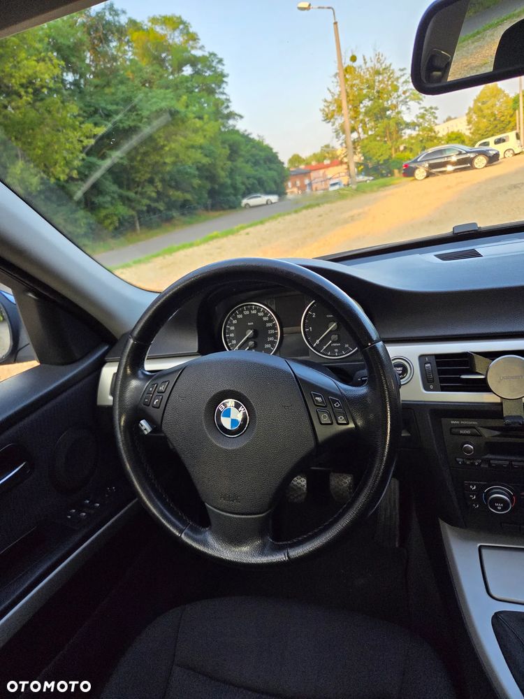 BMW Seria 3 318i - 19