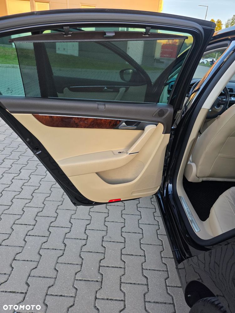 Volkswagen Passat 2.0 TSI Highline DSG - 30