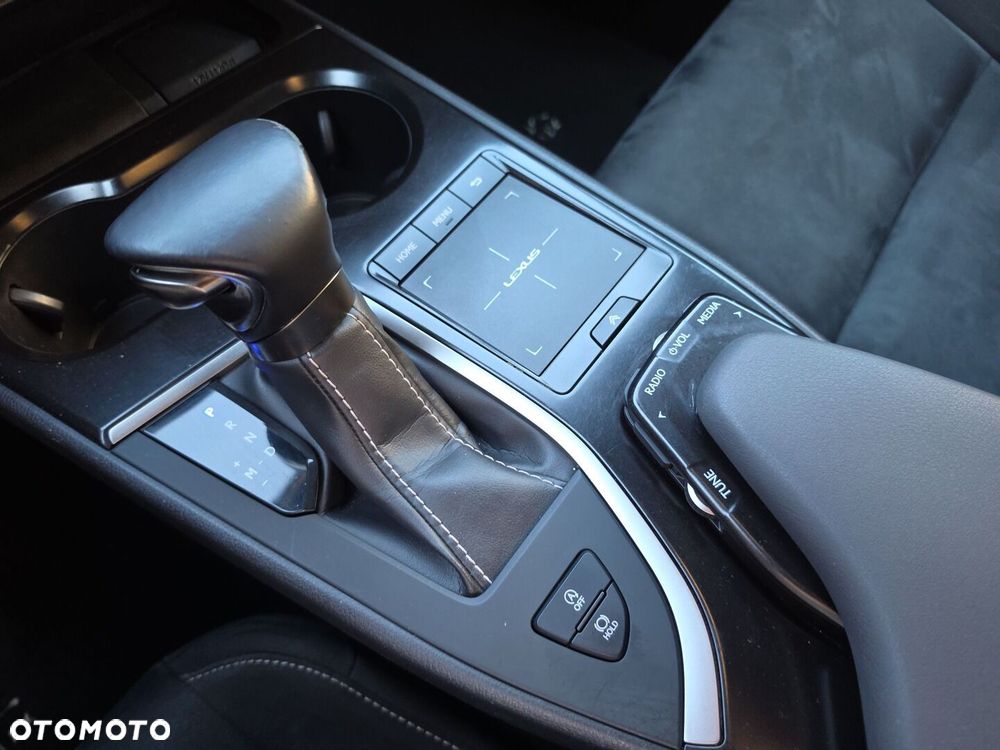 Lexus UX 200 Optimum 2WD - 17