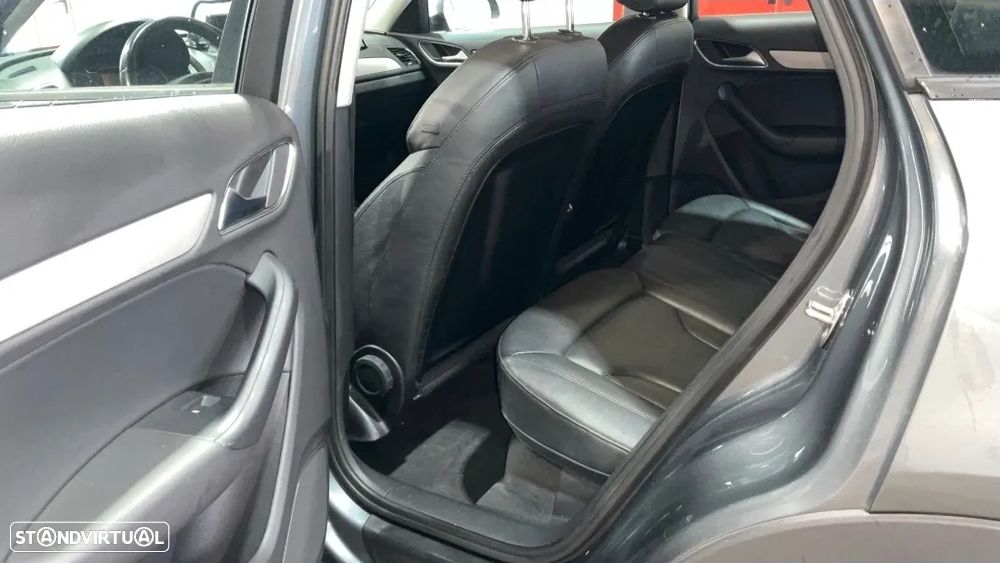 Audi Q3 2.0 TDI quattro Attraction S-tronic - 11