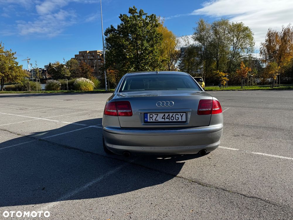 Audi A8 - 8