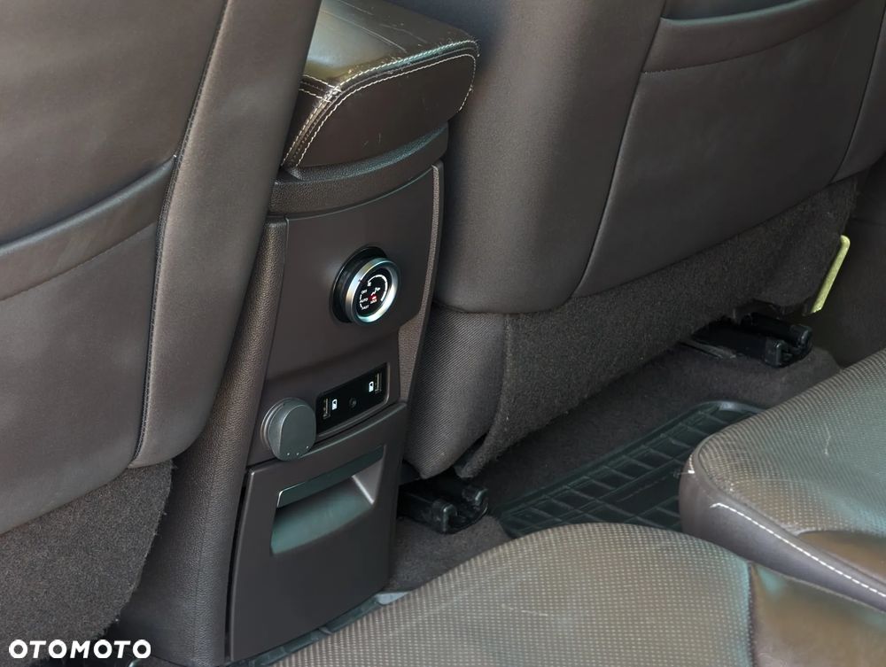 Renault Espace 1.6 dCi Energy Initiale Paris EDC 7os - 36