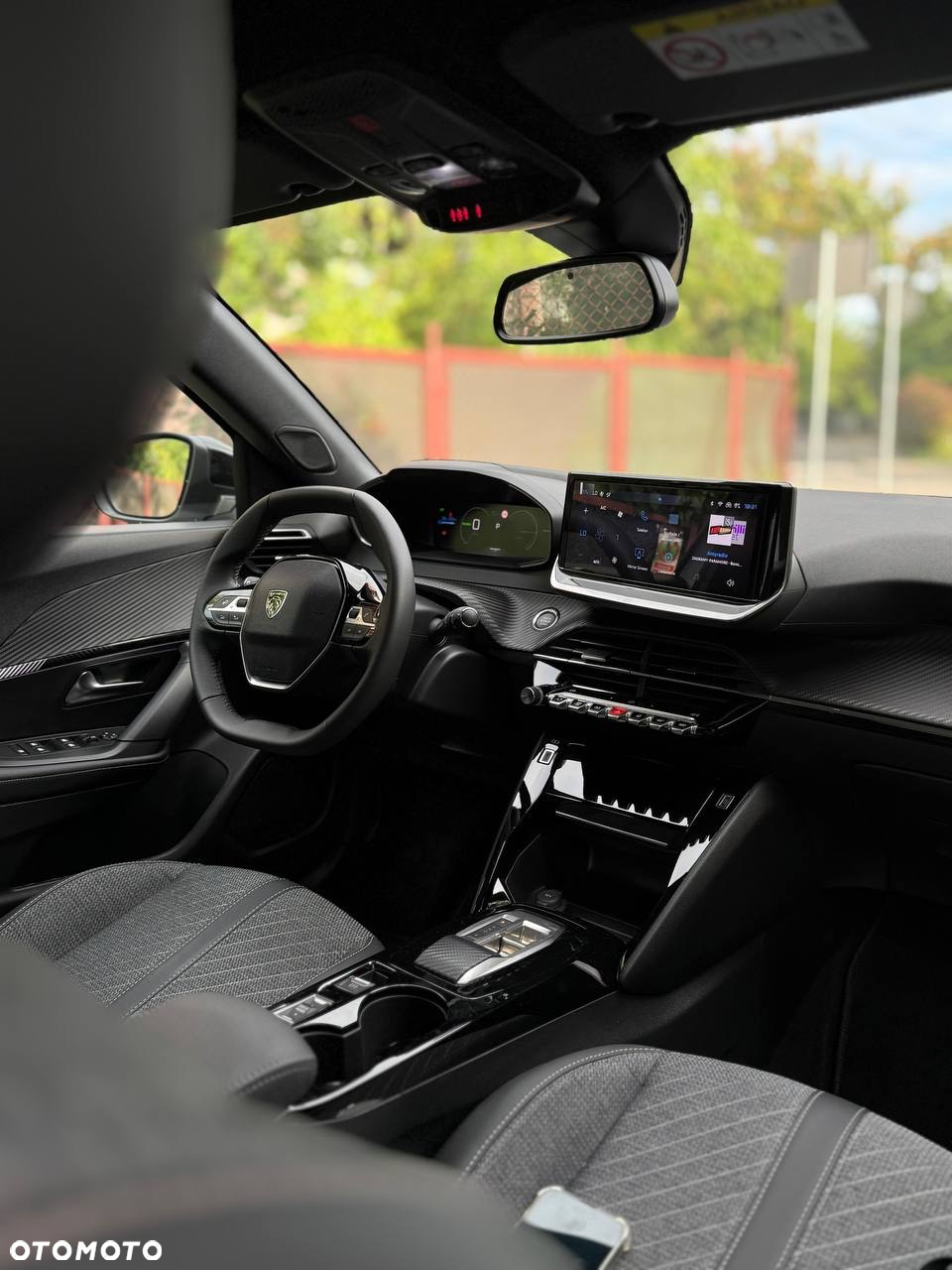 Peugeot 2008 e-2008 54kWh Allure - 10