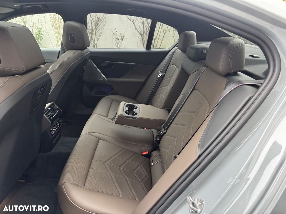 BMW Seria 5 530e xDrive Aut. - 11