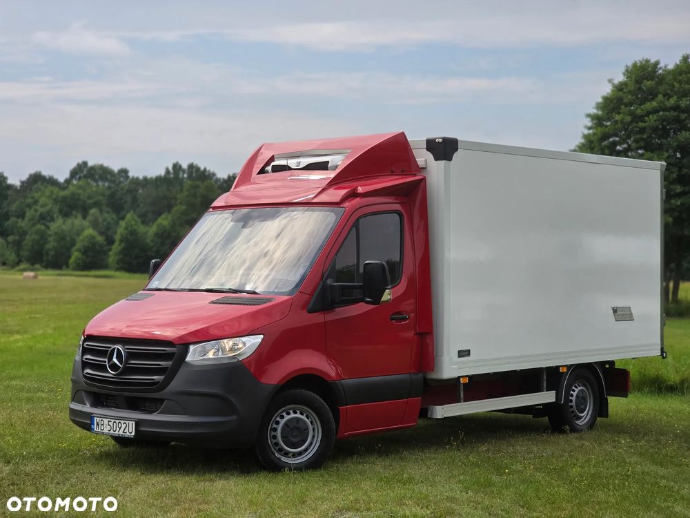 Mercedes-Benz Sprinter - 2