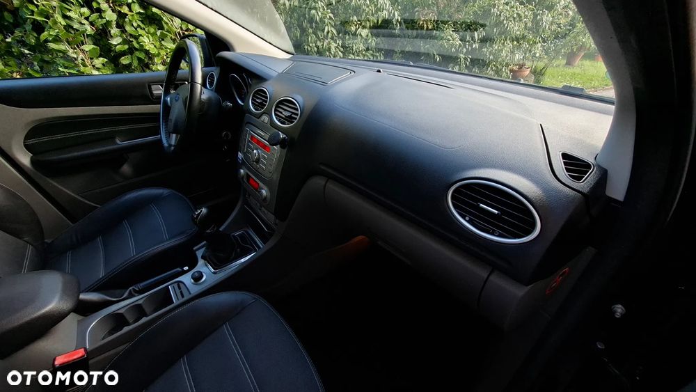 Ford Focus 1.6 16V Titanium - 18