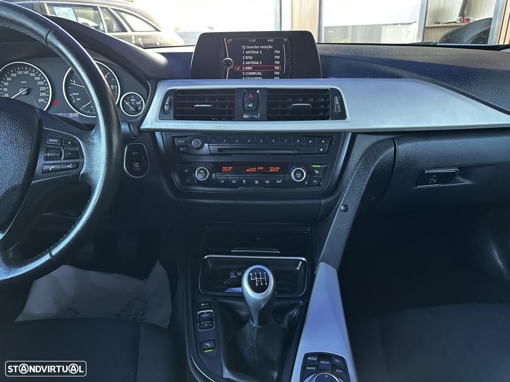 BMW 320 d Sport Line - 23