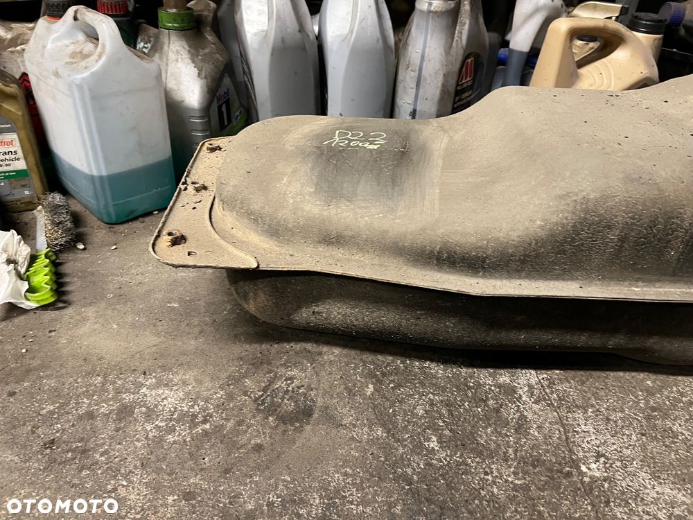 Zbiornik paliwa Nissan Navara d22 2.5dci - 5